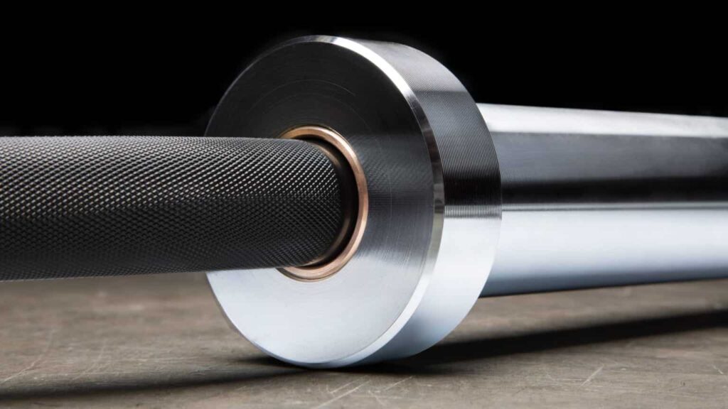 rogue curl bar closeup of collars and knurling