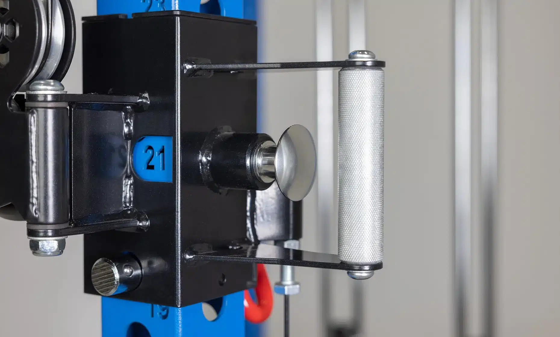 closeup of trolley and pop-pin adjustments