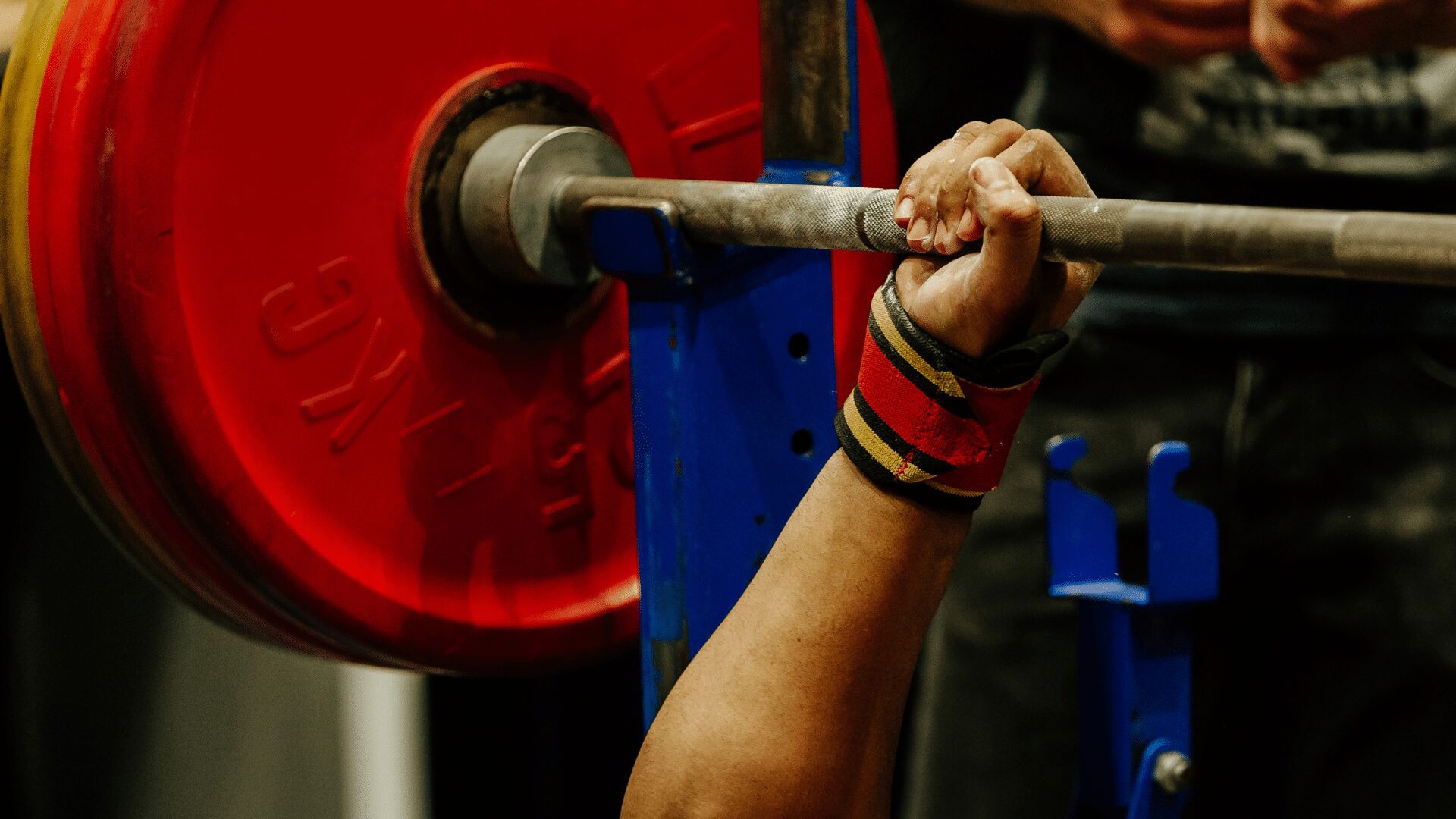 man setting up for the bench press