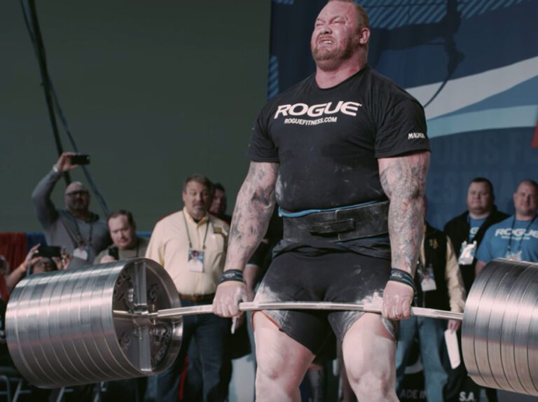 hafthor lifting over 1000 lbs on the elephant bar